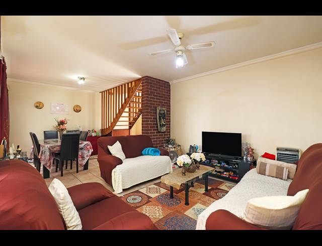 3 BEDROOM TOWNHOUSE FOR SALE IN BLACKHEATH